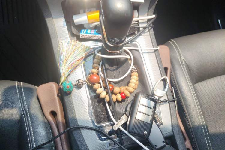 Used Roewe RX5 2019 20T Two-Wheel Drive Automatic 4G Connected Platinum Edition Gear Lever