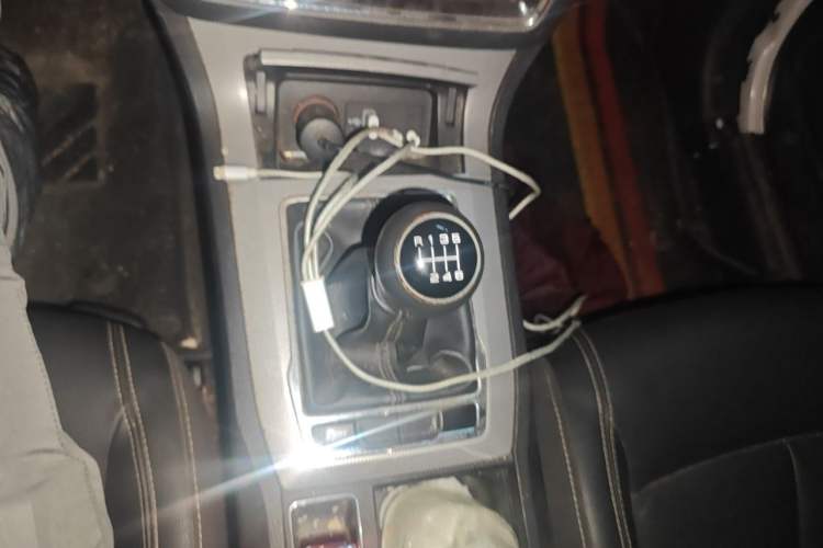 Used Roewe RX5 2019 20T Two-Wheel Drive Manual 4G Connect Platinum Edition Gear Lever