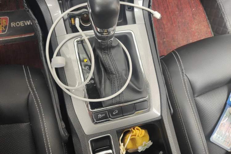 Used Roewe RX5 2019 20T Two-Wheel Drive Automatic 4G Connected Platinum Edition Gear Lever
