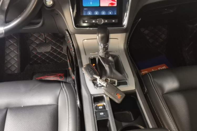 Used Roewe RX5 2019 20T Two-Wheel Drive Automatic Ali Smart Connectivity Platinum Edition Gear Lever