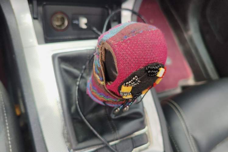 Used Roewe RX5 2019 20T Two-Wheel Drive Manual 4G Connect Platinum Edition Gear Lever