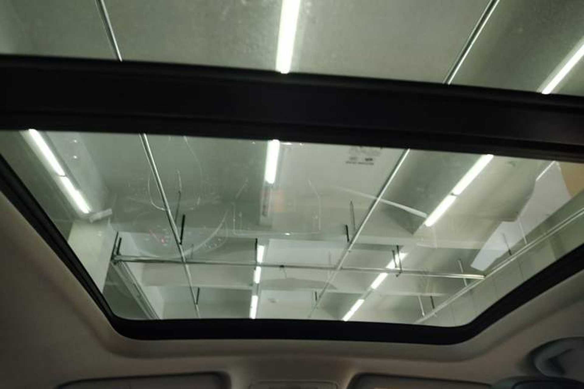 Used Roewe RX5 2019 20T Two-Wheel Drive Automatic 4G Connected Platinum Edition Headliner