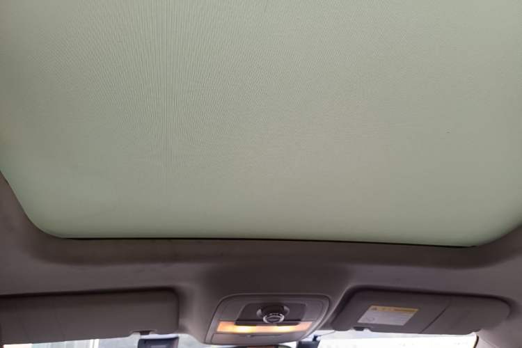 Used Roewe RX5 2019 20T Two-Wheel Drive Automatic 4G Connected Platinum Edition Headliner