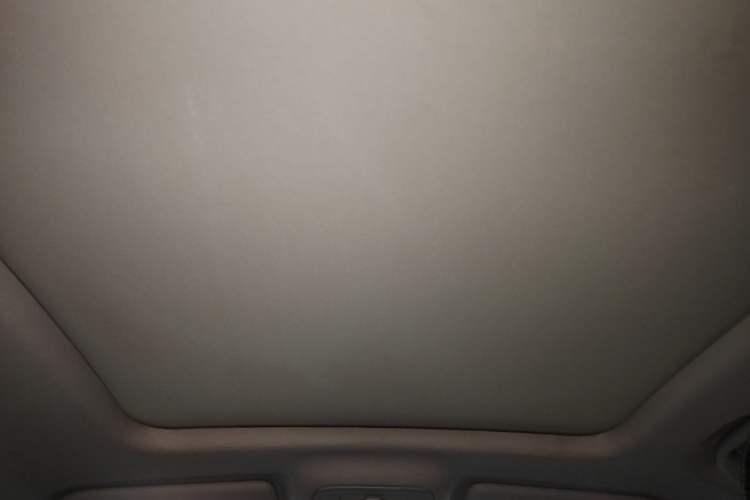 Used Roewe RX5 2019 20T Two-Wheel Drive Automatic 4G Connected Platinum Edition Headliner