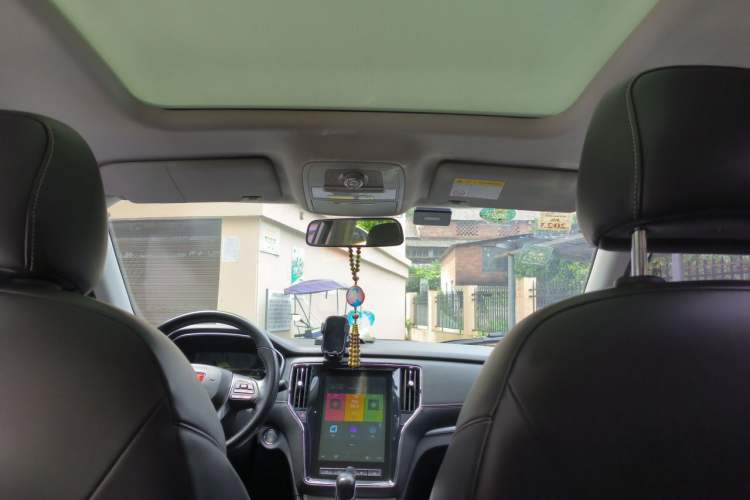 Used Roewe RX5 2019 20T Two-Wheel Drive Automatic 4G Connected Platinum Edition Headliner
