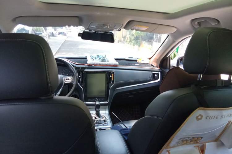 Used Roewe RX5 2019 20T Two-Wheel Drive Automatic 4G Connected Platinum Edition Headliner