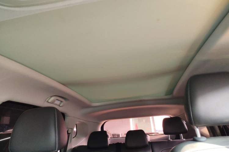 Used Roewe RX5 2019 20T Two-Wheel Drive Automatic 4G Connected Platinum Edition Headliner