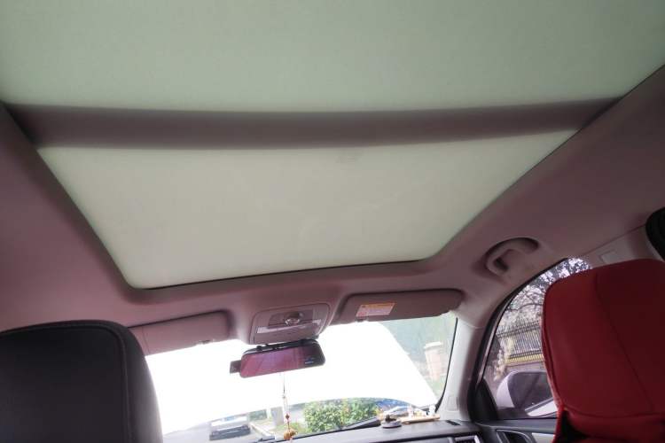Used Roewe RX5 2019 20T Two-Wheel Drive Automatic 4G Connected Platinum Edition Headliner