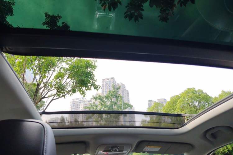 Used Roewe RX5 2019 20T Two-Wheel Drive Automatic 4G Connected Platinum Edition Headliner