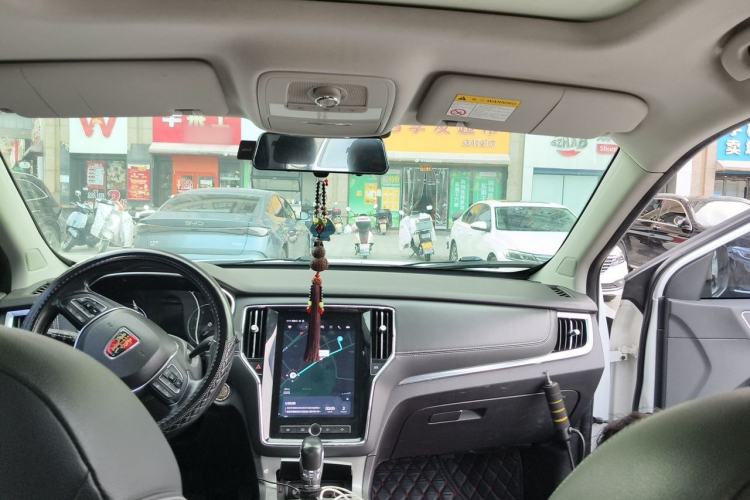 Used Roewe RX5 2019 20T Two-Wheel Drive Automatic Ali Smart Connectivity Platinum Edition Headliner