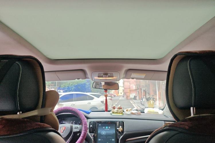 Used Roewe RX5 2019 20T Two-Wheel Drive Automatic Ali Smart Connectivity Platinum Edition Headliner