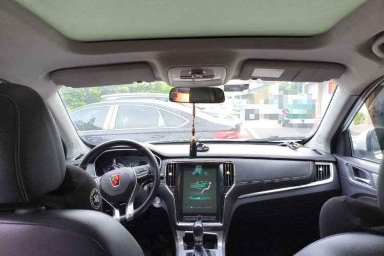 Used Roewe RX5 2019 20T Two-Wheel Drive Automatic 4G Connected Platinum Edition Headliner
