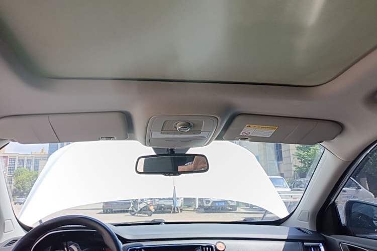 Used Roewe RX5 2019 30T Two-Wheel Drive Automatic Ali SmartConnect Platinum Edition Headliner