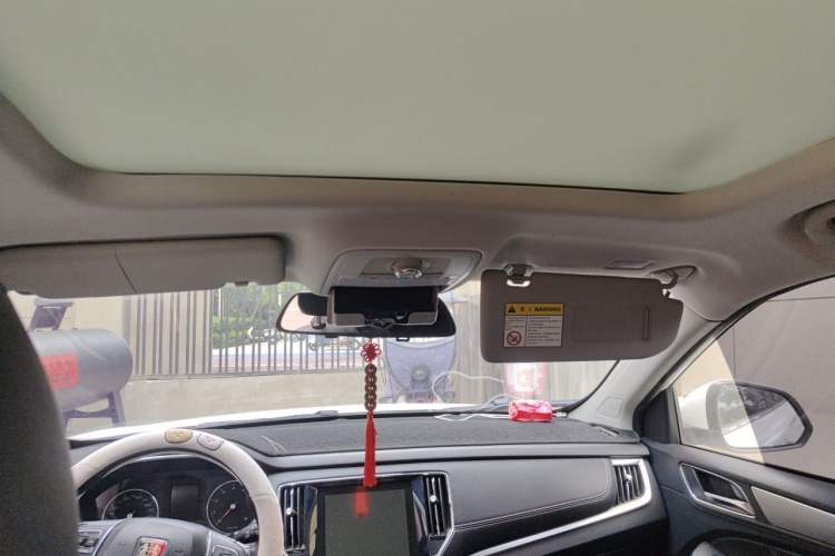 Used Roewe RX5 2019 20T Two-Wheel Drive Automatic 4G Connected Platinum Edition Headliner