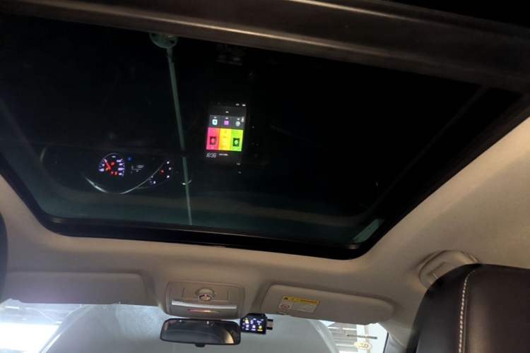 Used Roewe RX5 2019 20T Two-Wheel Drive Automatic 4G Connected Platinum Edition Headliner