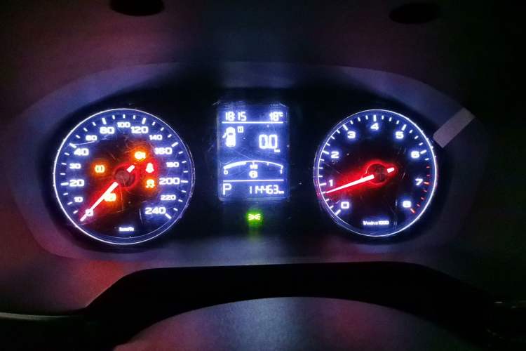 Used Roewe RX5 2019 20T Two-Wheel Drive Automatic Ali Smart Connectivity Platinum Edition Instrument Cluster