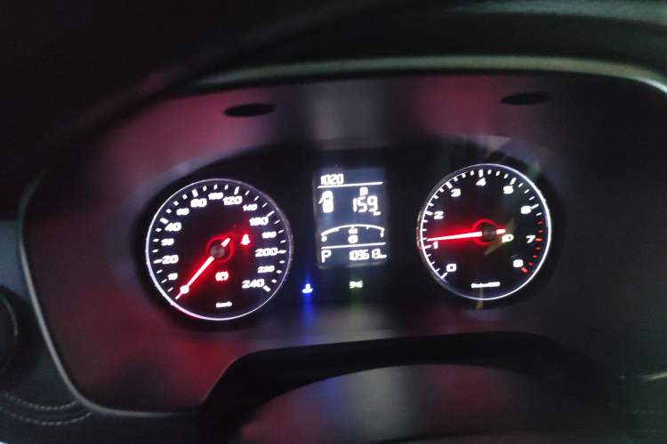 Used Roewe RX5 2019 20T Two-Wheel Drive Automatic 4G Connected Platinum Edition Instrument Cluster