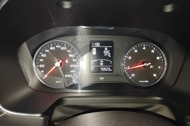 Used Roewe RX5 2019 20T Two-Wheel Drive Automatic 4G Connected Platinum Edition Instrument Cluster