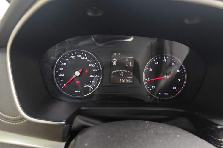 Used Roewe RX5 2019 20T Two-Wheel Drive Manual 4G Connect Platinum Edition Instrument Cluster
