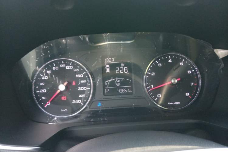 Used Roewe RX5 2019 20T Two-Wheel Drive Automatic 4G Connected Platinum Edition Instrument Cluster