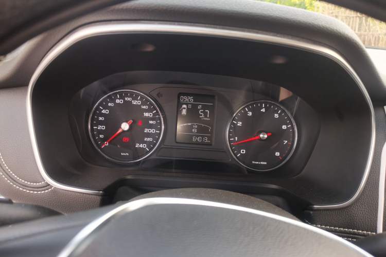Used Roewe RX5 2019 20T Two-Wheel Drive Manual 4G Connect Platinum Edition Instrument Cluster