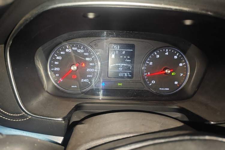 Used Roewe RX5 2019 20T Two-Wheel Drive Manual 4G Connect Platinum Edition Instrument Cluster