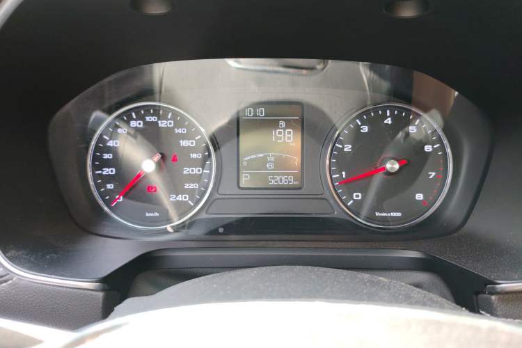 Used Roewe RX5 2019 20T Two-Wheel Drive Automatic 4G Connected Platinum Edition Instrument Cluster