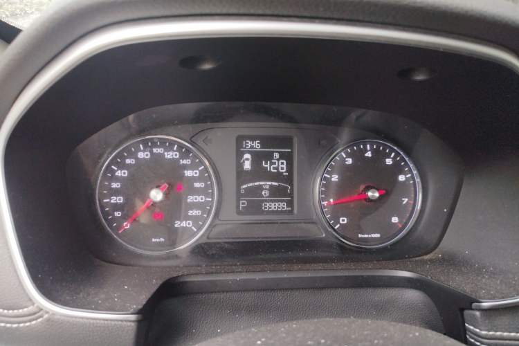 Used Roewe RX5 2019 20T Two-Wheel Drive Automatic 4G Connected Platinum Edition Instrument Cluster