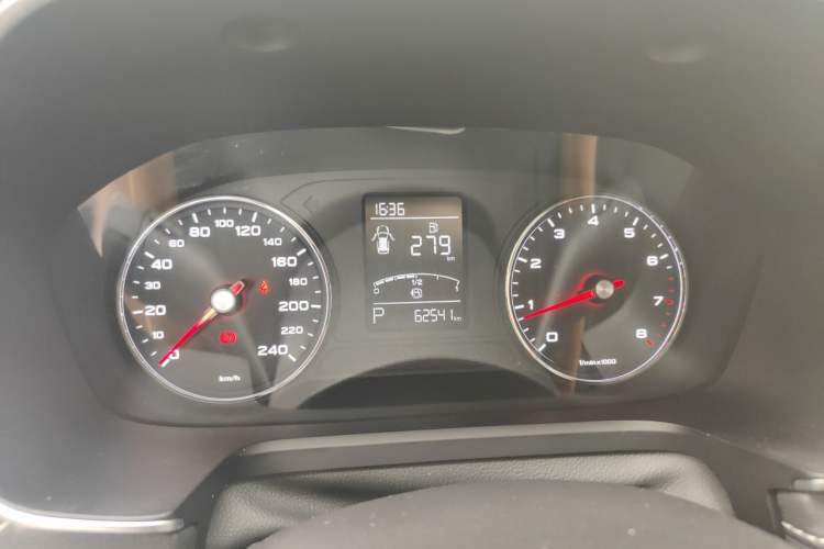 Used Roewe RX5 2019 20T Two-Wheel Drive Automatic 4G Connected Platinum Edition Instrument Cluster