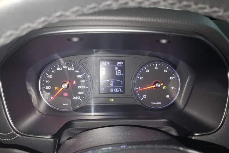 Used Roewe RX5 2019 20T Two-Wheel Drive Automatic Ali Smart Connectivity Platinum Edition Instrument Cluster