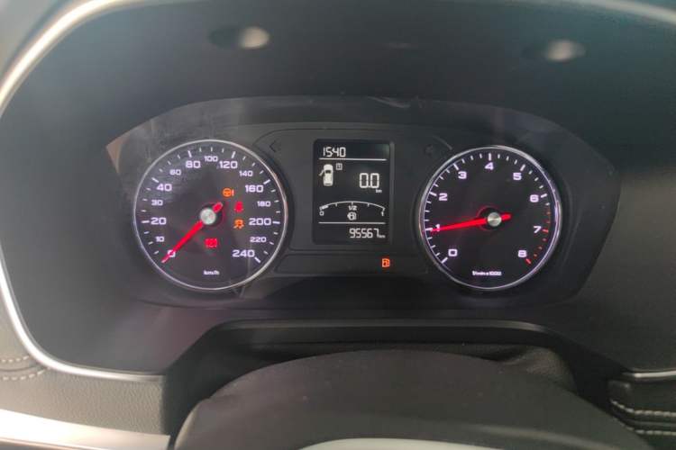 Used Roewe RX5 2019 20T Two-Wheel Drive Manual 4G Connect Platinum Edition Instrument Cluster