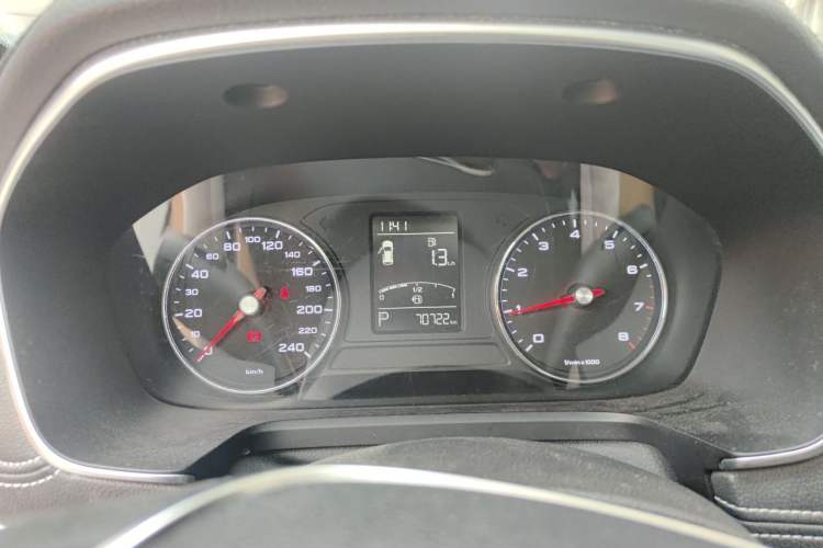 Used Roewe RX5 2019 20T Two-Wheel Drive Automatic 4G Connected Platinum Edition Instrument Cluster