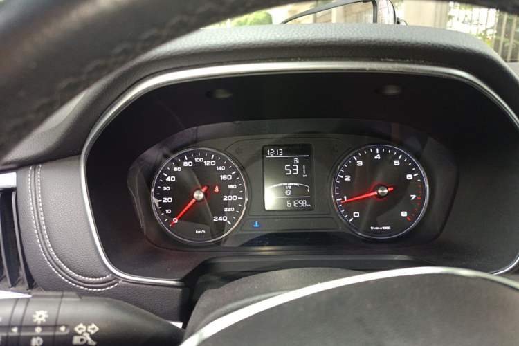 Used Roewe RX5 2019 20T Two-Wheel Drive Automatic 4G Connected Platinum Edition Instrument Cluster