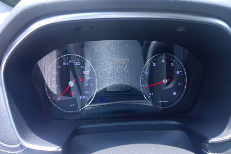 Used Roewe RX5 2019 20T Two-Wheel Drive Automatic 4G Connected Platinum Edition Instrument Cluster