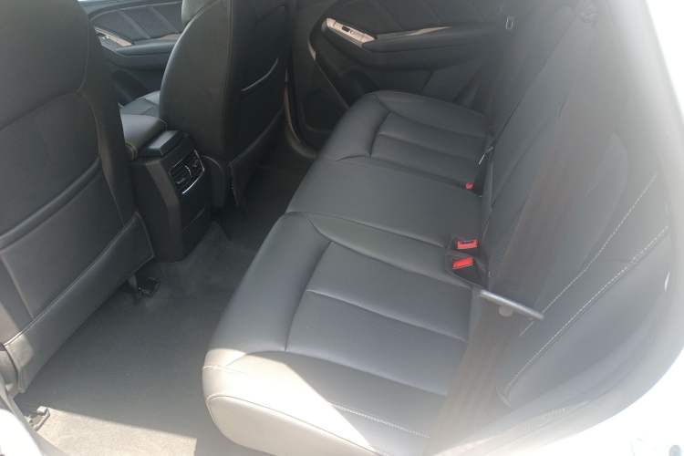 Used Roewe RX5 2019 20T Two-Wheel Drive Automatic 4G Connected Platinum Edition Interior 1