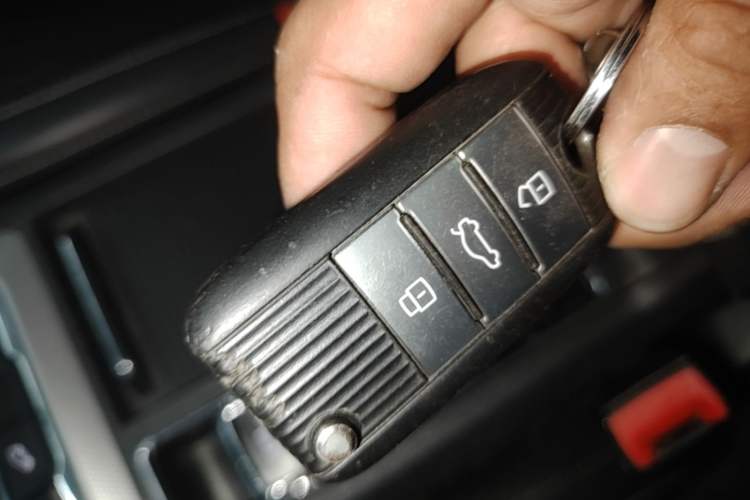 Used Roewe RX5 2019 20T Two-Wheel Drive Automatic 4G Connected Platinum Edition Interior 1