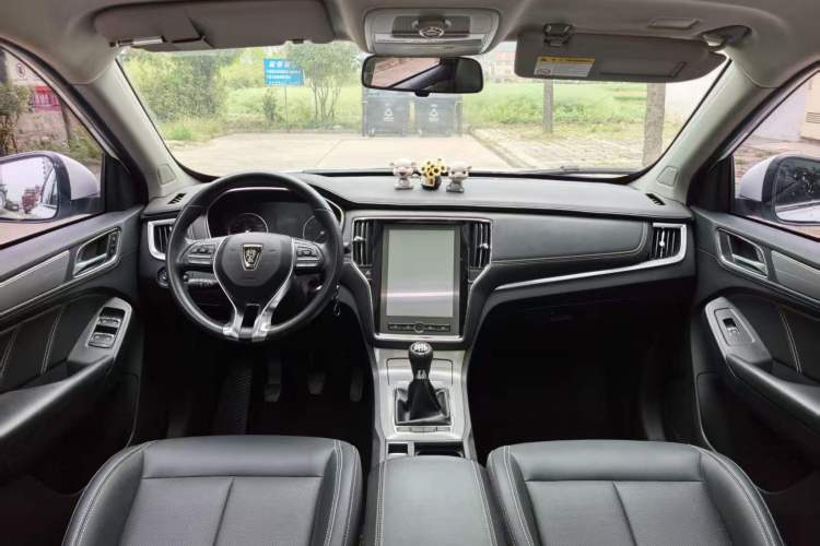 Used Roewe RX5 2019 20T Two-Wheel Drive Manual 4G Connect Platinum Edition Interior 1
