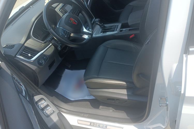 Used Roewe RX5 2019 20T Two-Wheel Drive Automatic 4G Connected Platinum Edition Interior 2