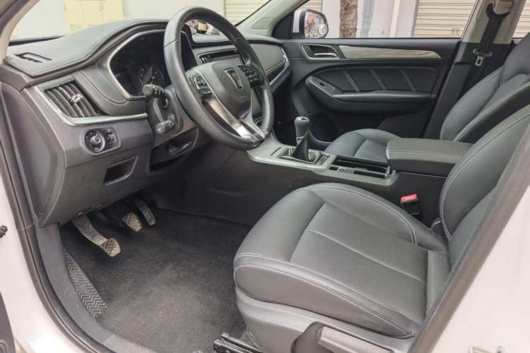 Used Roewe RX5 2019 20T Two-Wheel Drive Manual 4G Connect Platinum Edition Interior 2