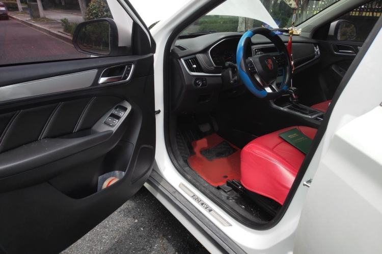 Used Roewe RX5 2019 20T Two-Wheel Drive Automatic 4G Connected Platinum Edition Interior 3