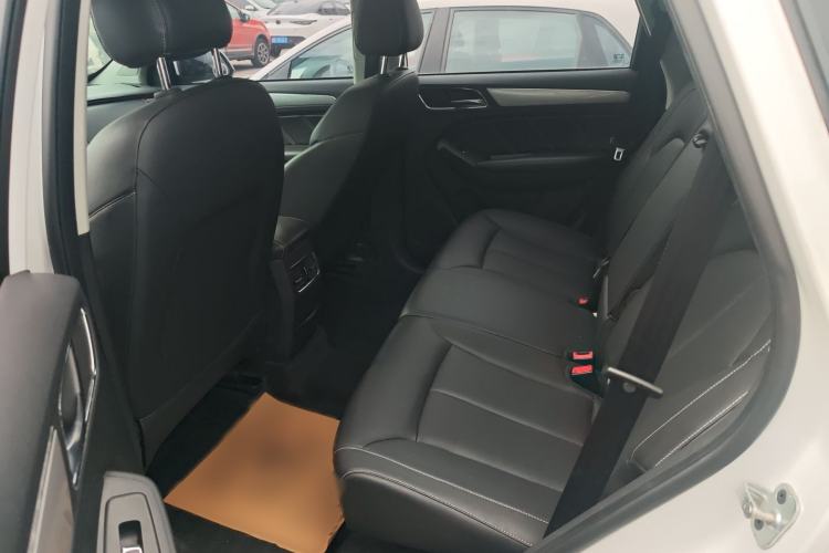 Used Roewe RX5 2019 20T Two-Wheel Drive Manual 4G Connect Platinum Edition Interior 3