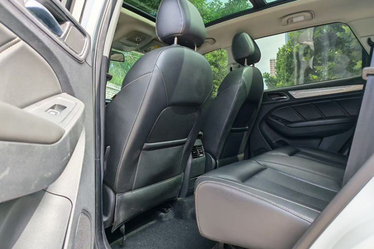 Used Roewe RX5 2019 20T Two-Wheel Drive Automatic 4G Connected Platinum Edition Interior 4
