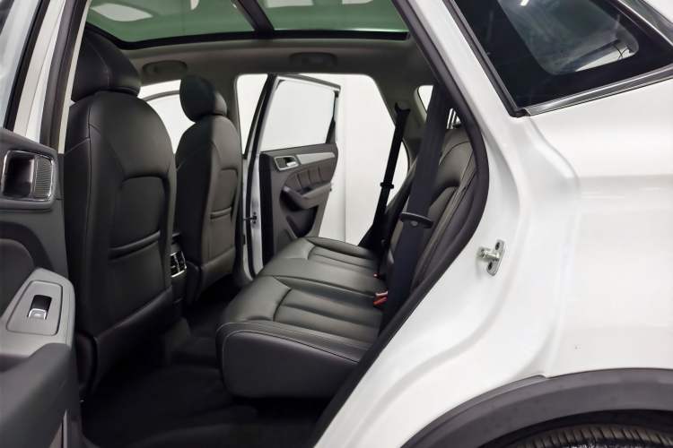 Used Roewe RX5 2019 20T Two-Wheel Drive Automatic 4G Connected Platinum Edition Interior 6
