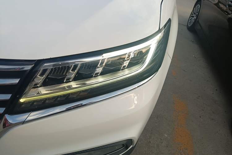 Used Roewe RX5 2019 20T Two-Wheel Drive Automatic Ali Smart Connectivity Platinum Edition Left Front Headlight