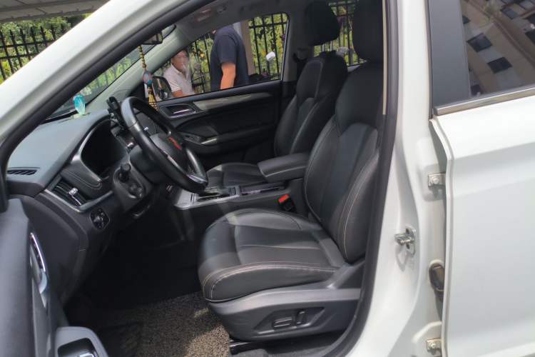 Used Roewe RX5 2019 20T Two-Wheel Drive Automatic 4G Connected Platinum Edition Left Front Seat