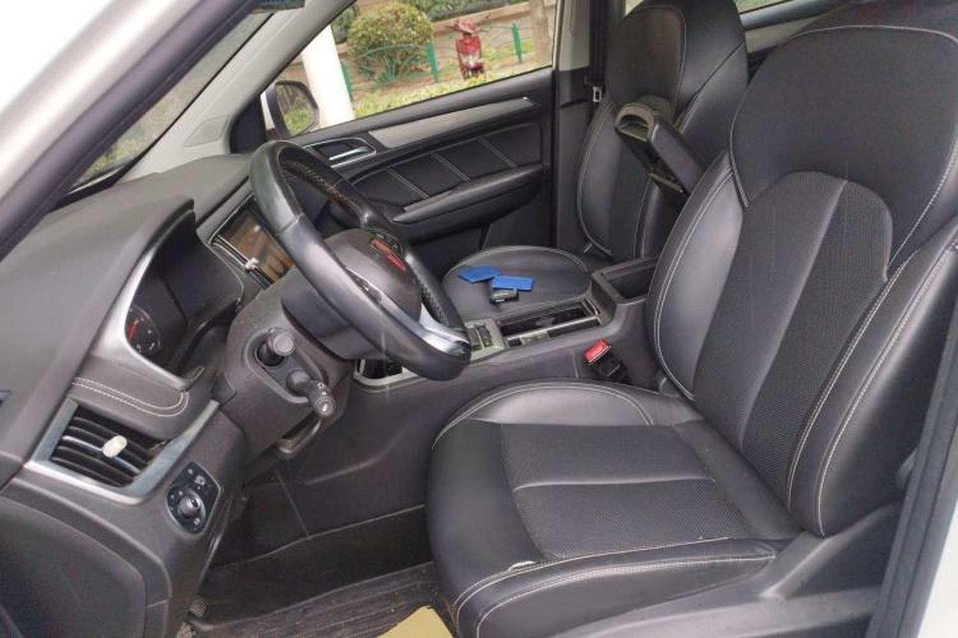 Used Roewe RX5 2019 20T Two-Wheel Drive Automatic 4G Connected Platinum Edition Left Front Seat