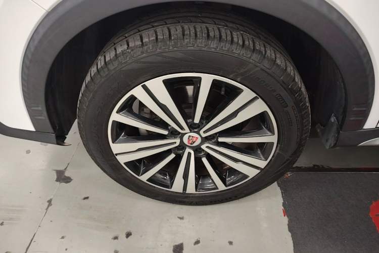 Used Roewe RX5 2019 20T Two-Wheel Drive Automatic 4G Connected Platinum Edition Left Front Wheel Hub