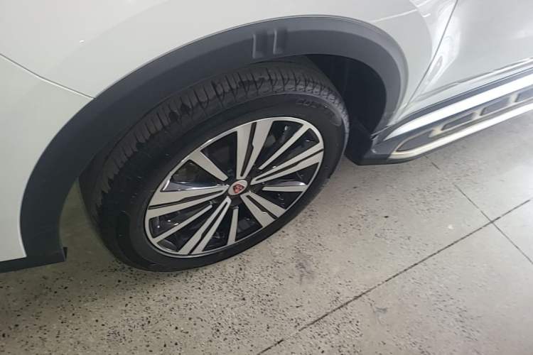 Used Roewe RX5 2019 20T Two-Wheel Drive Automatic Ali Smart Connectivity Platinum Edition Left Front Wheel Hub