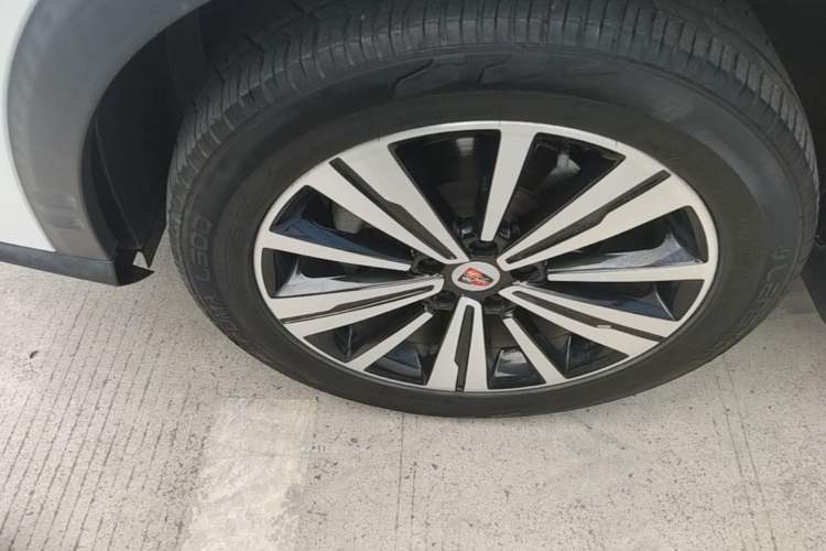 Used Roewe RX5 2019 20T Two-Wheel Drive Automatic Ali Smart Connectivity Platinum Edition Left Front Wheel Hub