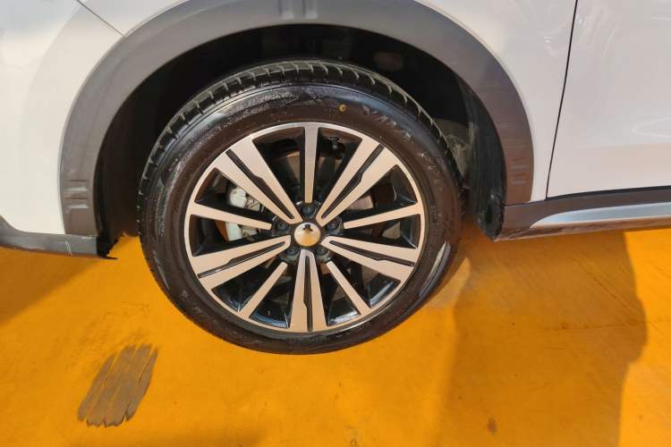 Used Roewe RX5 2019 20T Two-Wheel Drive Automatic 4G Connected Platinum Edition Left Front Wheel Hub